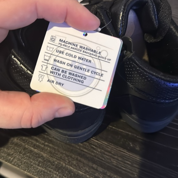 Kids Black High-Top Sneakers- sketched street Los Angeles - Picture 6 of 8